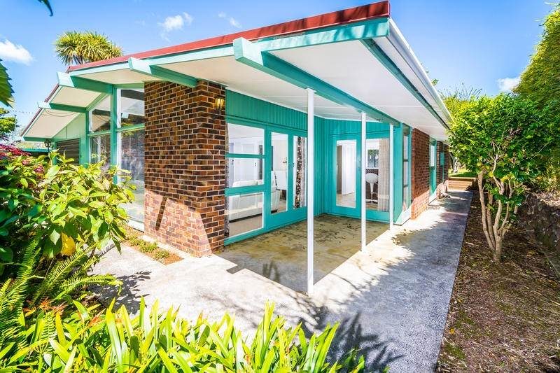 Hillcrest, 3 bedrooms64669690243585112