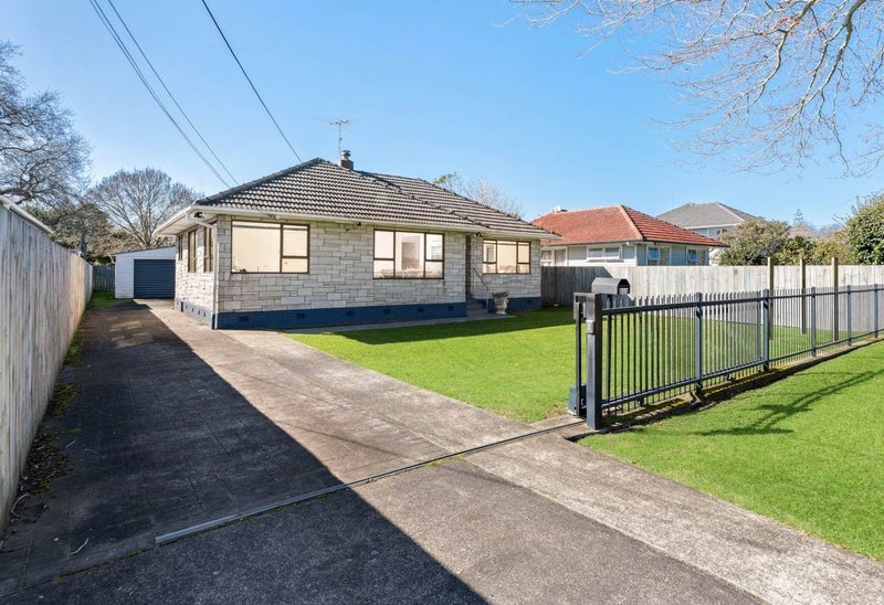 Te Atatu Peninsula, 3 bedrooms64669788813442110