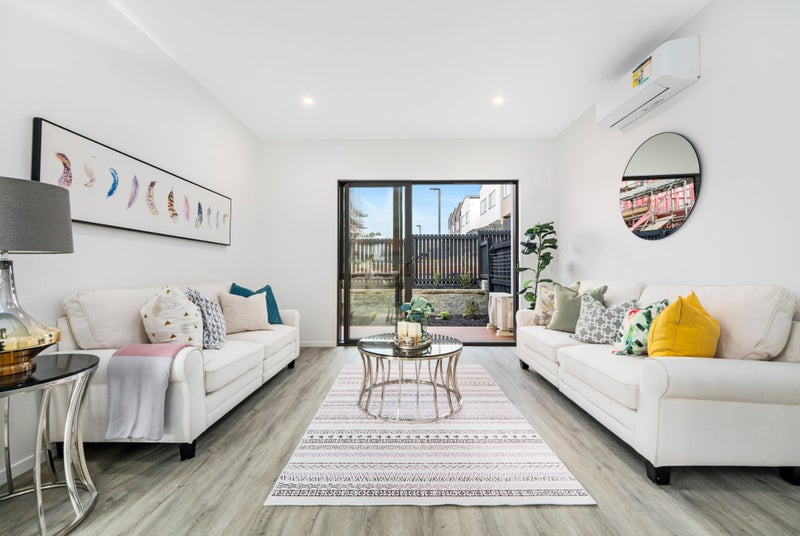 Flat Bush, 3 bedrooms64669788991618111