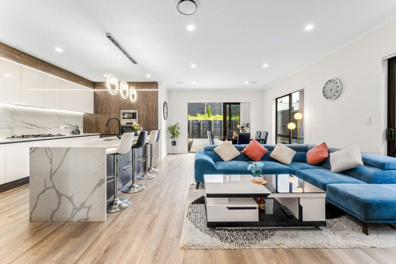 Flat Bush, 5 bedrooms64670125332098112