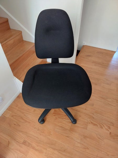 Eden Spectrum 3 Office Chair with Large Seat (Deep Cleaned) Carousel 1