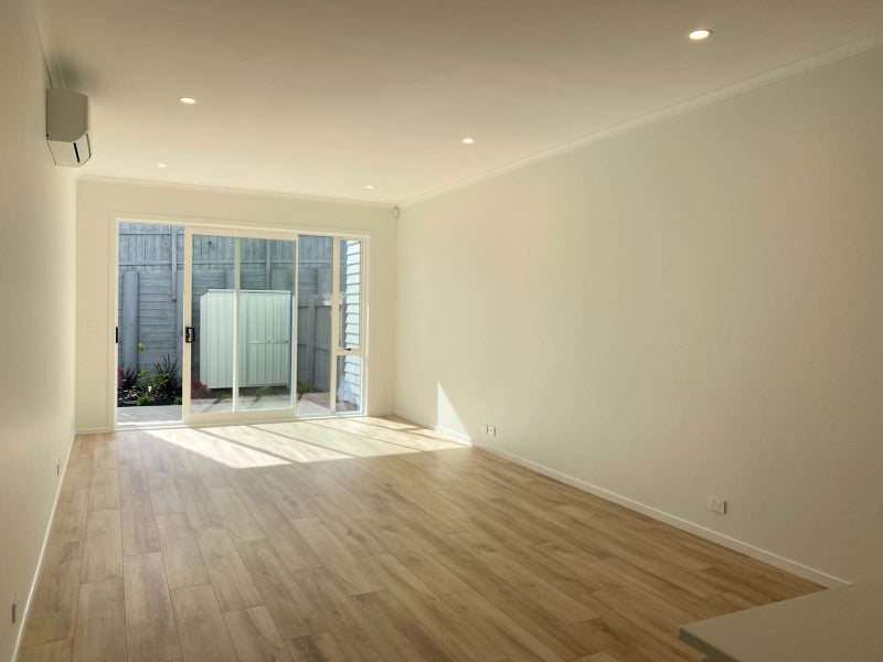 Whenuapai, 2 bedrooms64669888214530112