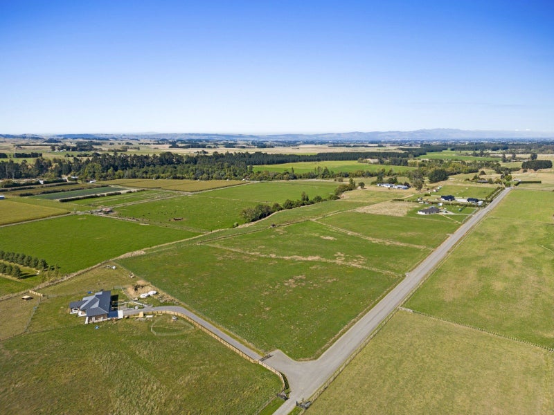 Your slice of country paradise64669888245633114