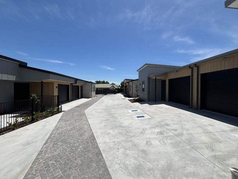 Leamington, 3 bedrooms64669888275457113