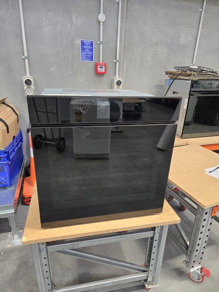 Fisher & Paykel 60cm Built-In Smart Pyro Oven - Black Glass Series 9 OB60SMPTNB1 Carousel 1