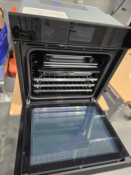 Fisher & Paykel 60cm Built-In Smart Pyro Oven - Black Glass Series 9 OB60SMPTNB1 Carousel 4