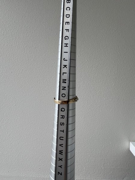 9ct Gold and Sapphire Ring Carousel 8