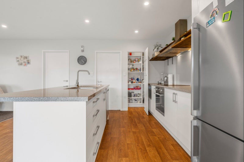 Easy living. Modern comforts. Big section!64670188545667113