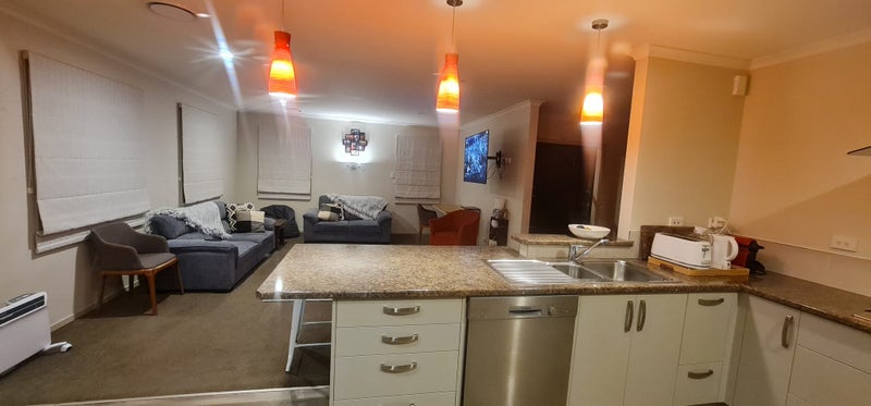 Glenview, 3 bedrooms64670627760513111