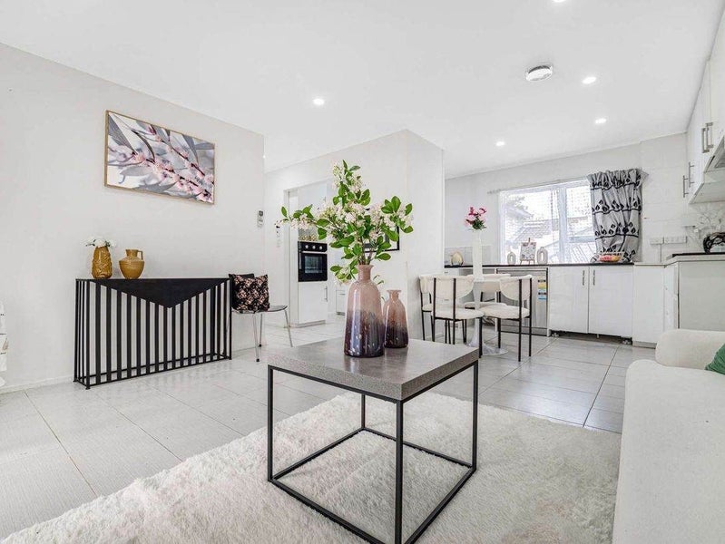 Sandringham, 2 bedrooms64670690691073112