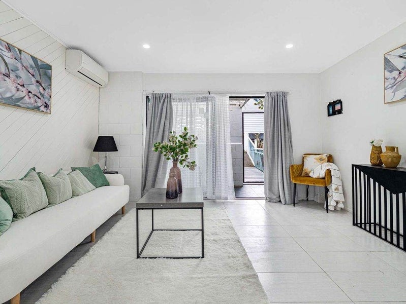 Sandringham, 2 bedrooms64670690691073113