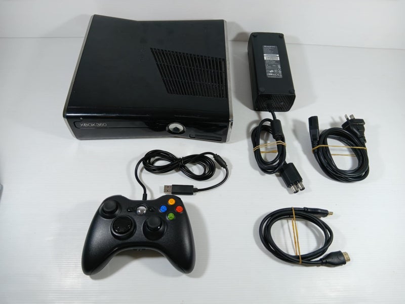 Xbox 360 Slim - 250GB Carousel 1