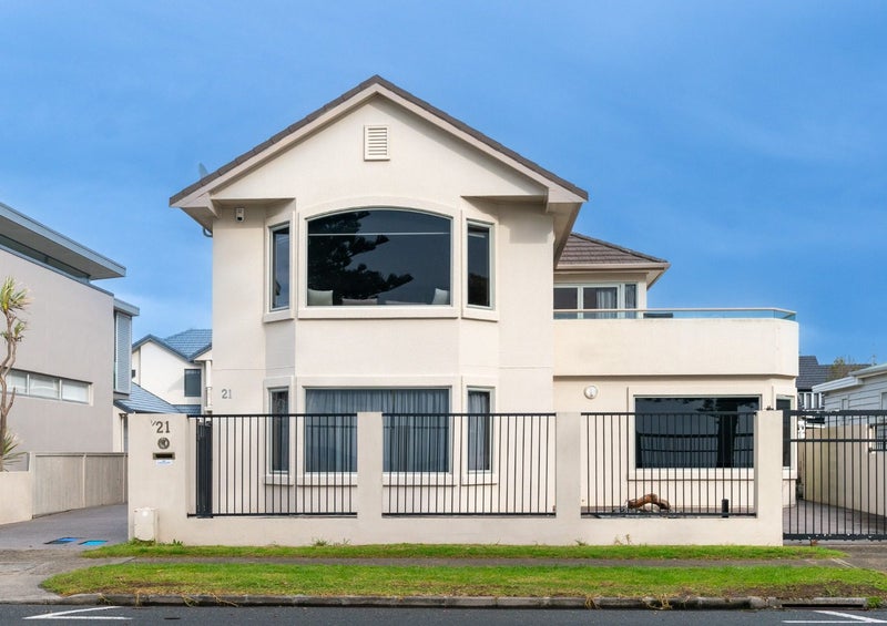 Eastern Beach, 5 bedrooms64670790282881110