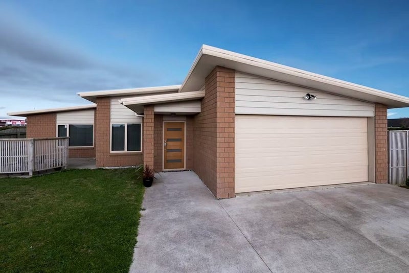 Hawera, 4 bedrooms64670890066049110