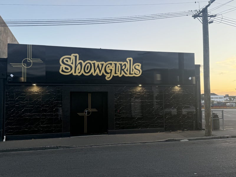 Showgirls Carousel 1