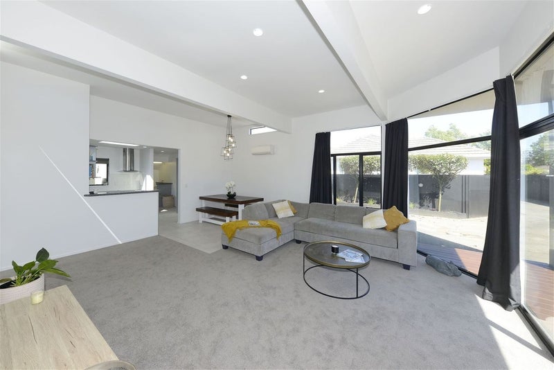 Russley, 3 bedrooms64670989604481112