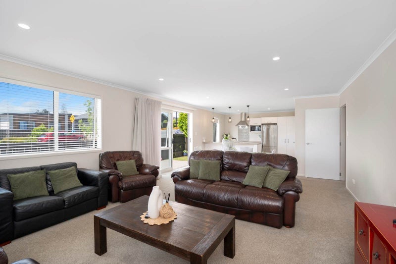 Smart Move - Savvy Investment64670989649922113