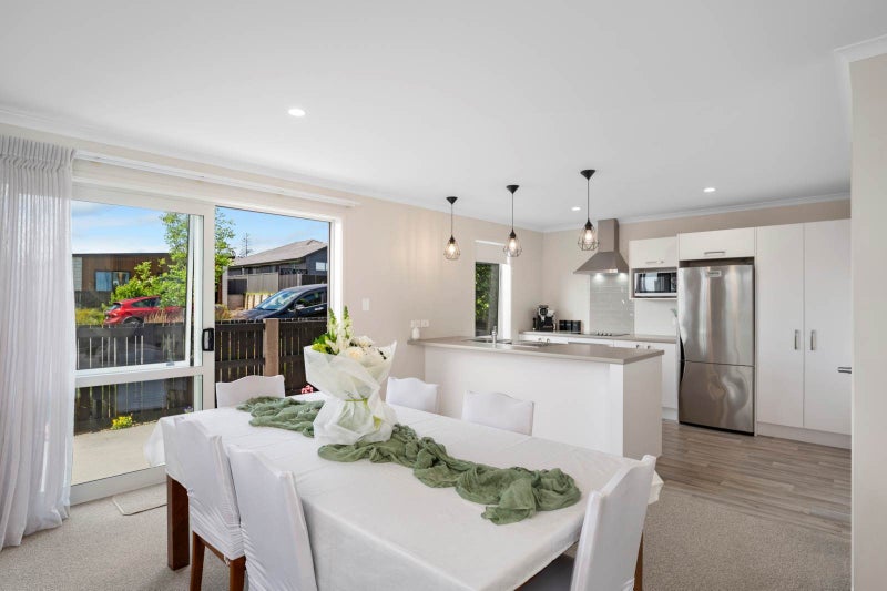 Smart Move - Savvy Investment64670989649922114