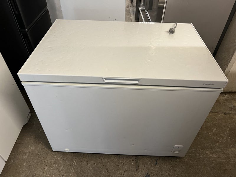 Westinghouse 292L chest freezer WCM2900WD Carousel 1