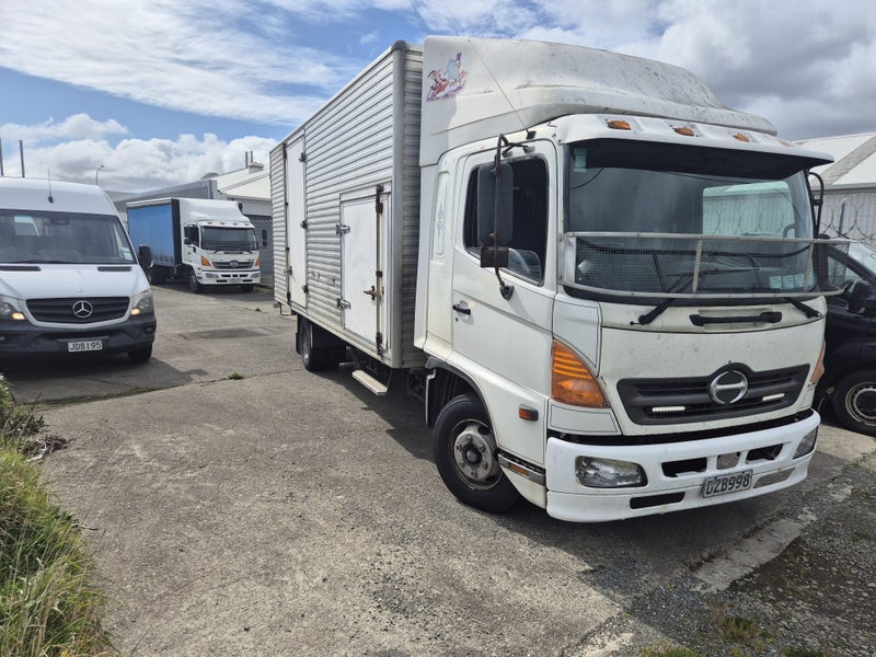 2007 Hino FD Single Curtain Side64671280981889111