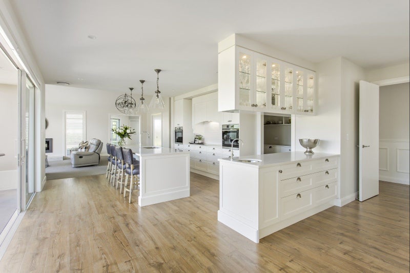 Classical Elegance in Prime Cambridge Location!64748961713153112