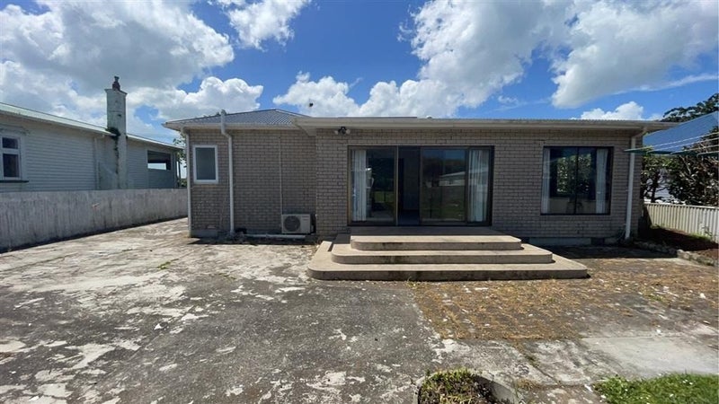 Hawera, 3 bedrooms64671369890691111