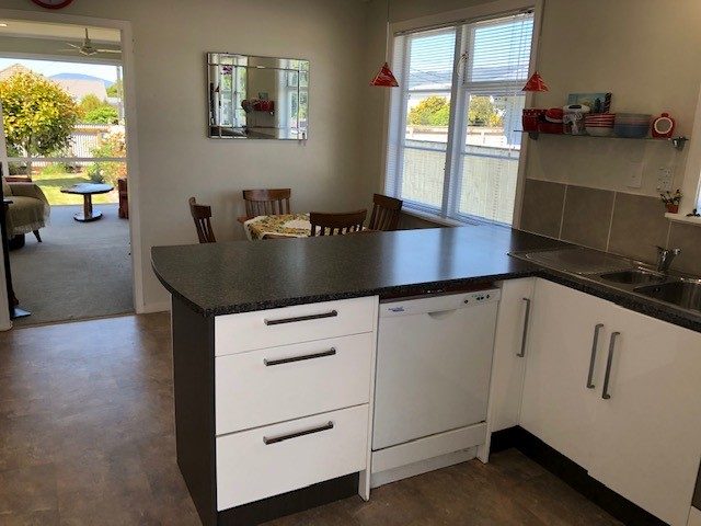 Trentham, 3 bedrooms64671370160898111