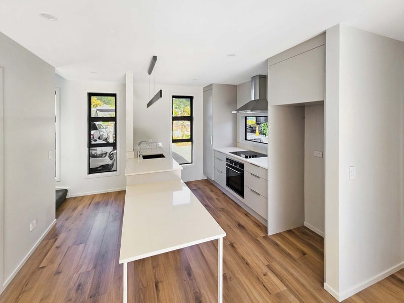 Wainuiomata, 2 bedrooms64671573943938111