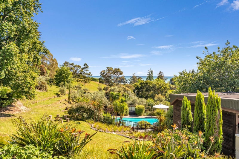 Ruby Bay Luxury with Coastal Charm64671672529793114