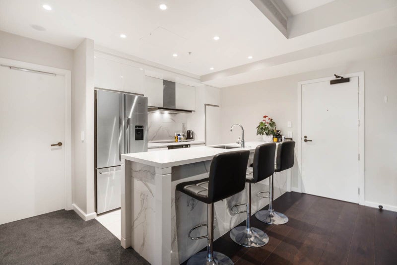 Stylish Downtown Home in Popular Freehold Building64671672589953113