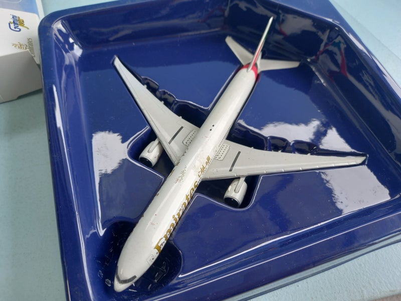 Emirates Boeing B777-300 ER Airliner ~ 1:400 Gemini Jets Carousel 11