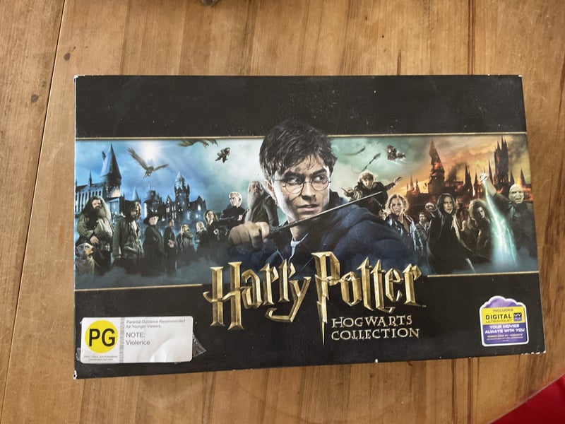 Harry Potter Hogwarts Collection Blu-Ray + DVD Set Carousel 1