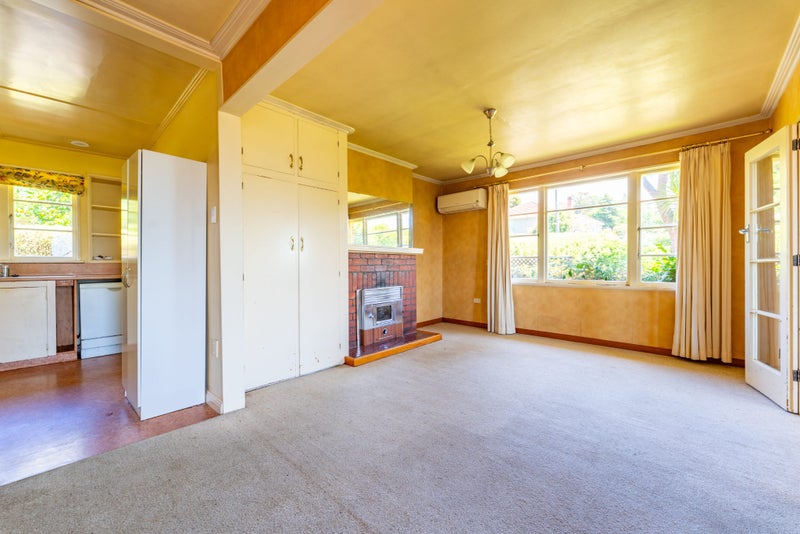 Serious Sellers, Strong Location64749888814723112