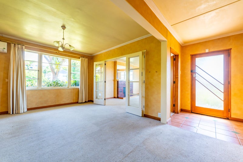 Serious Sellers, Strong Location64749888814723113