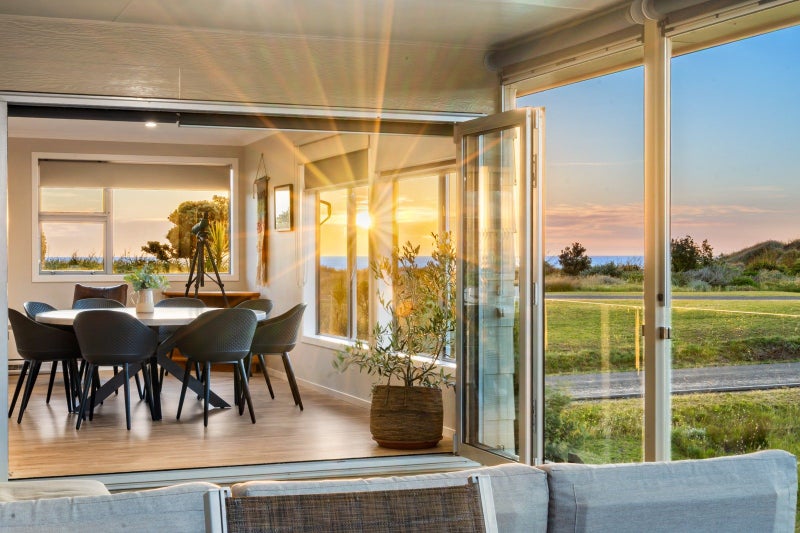 Beach, Bach, Boat, Brilliance64749888886787111