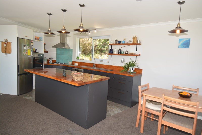 Magnificent Ocean Views64673612519041113