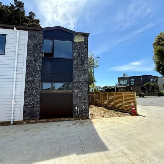 Papatoetoe, 4 bedrooms64672799428097112