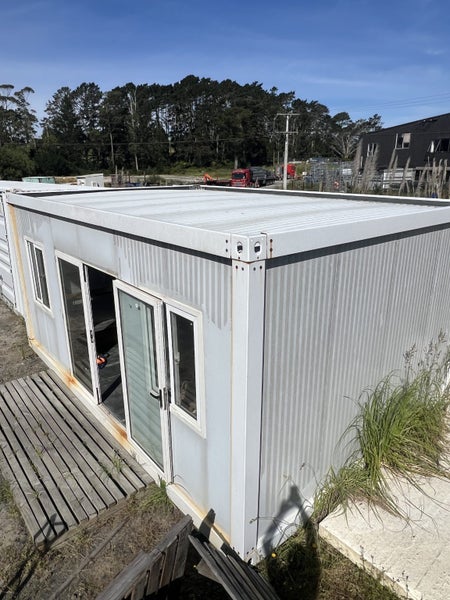 6m × 4m × 2.8m Portable Cabin – Used, Excellent Condition Carousel 2