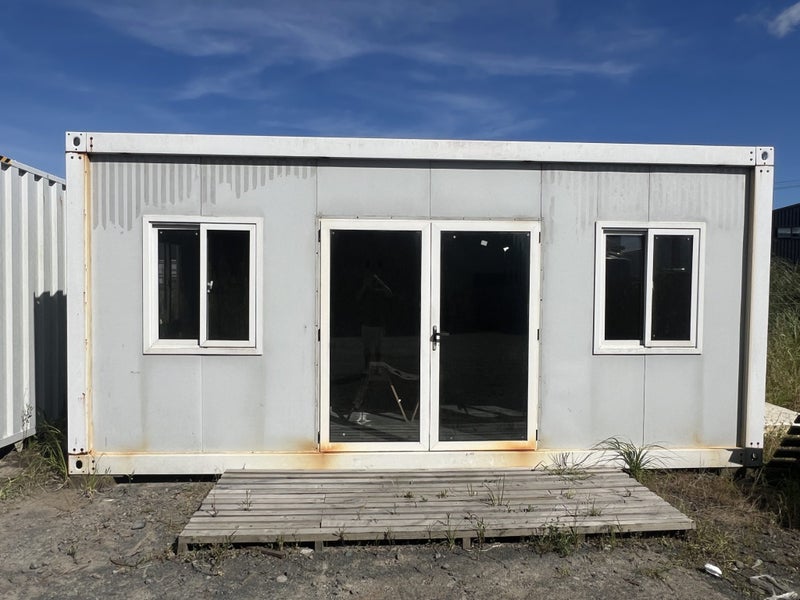 6m × 4m × 2.8m Portable Cabin – Used, Excellent Condition Carousel 1