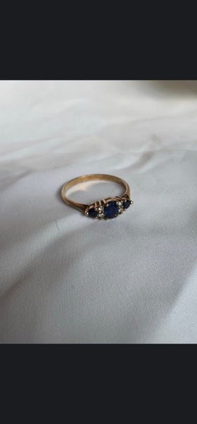 2 gold vintage rings Carousel 1