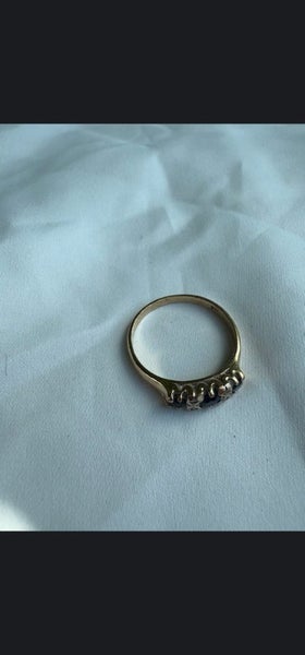 2 gold vintage rings Carousel 2