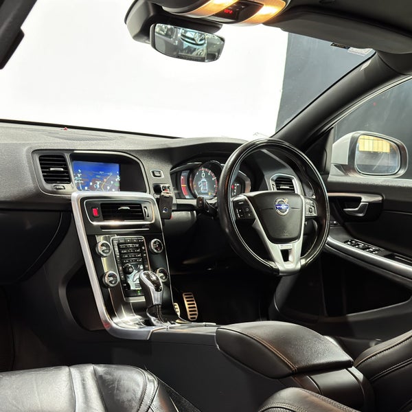 2016 Volvo V60 T5 R-Design 180Kw NZ NEW64674395008898112