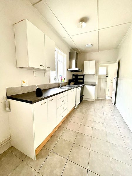 Lyall Bay, 6+ bedrooms64674496825603111