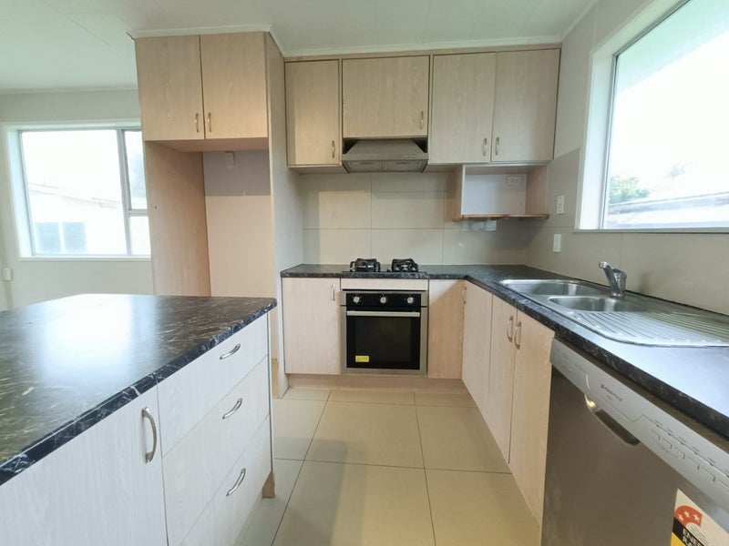 Clover Park, 3 bedrooms64674991592195114