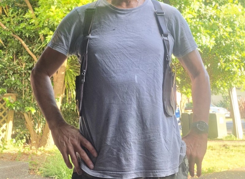 3 x Underarm security bags64679228681346112