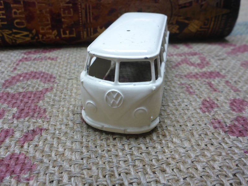 Stunning Old Vintage NZ Toy Micro Models VW MC002 Volkswagen Microbus Die Cast Carousel 2