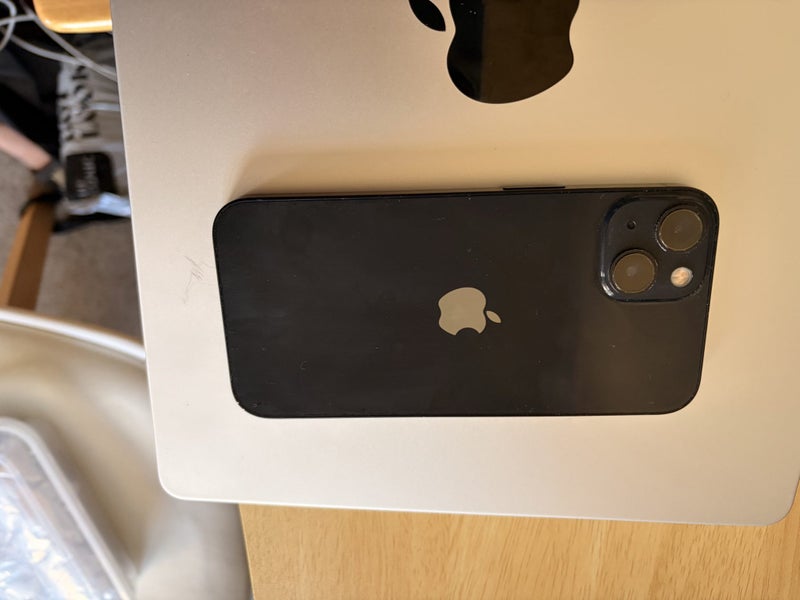 iPhone 1364679752595073113