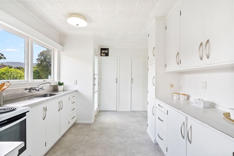 Move in Ready, Massive Garage, Must be Sold64679815157122114