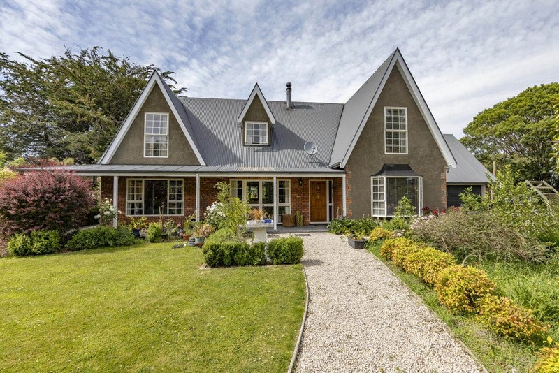 Rare! Side by side properties in Ohoka64679915062785110