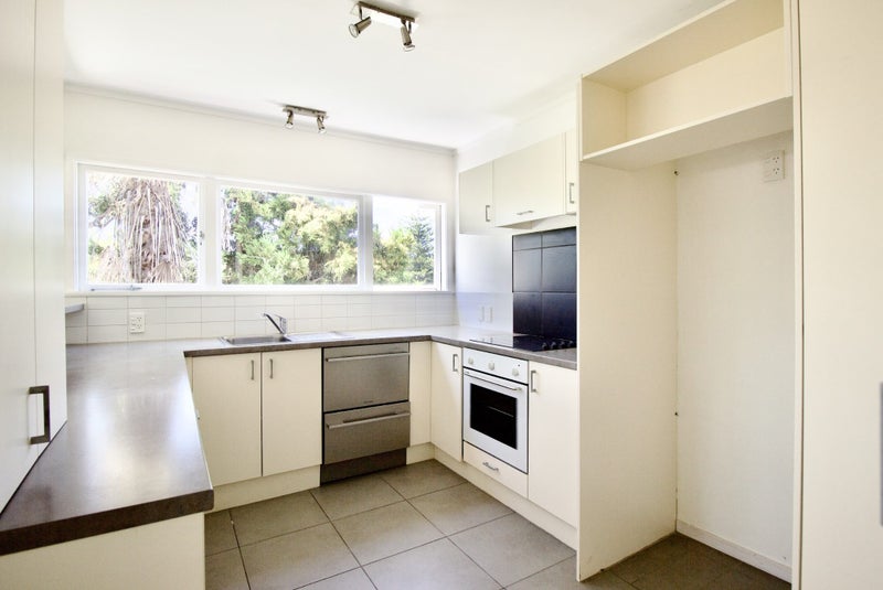 Remuera, 5 bedrooms64680116183937114